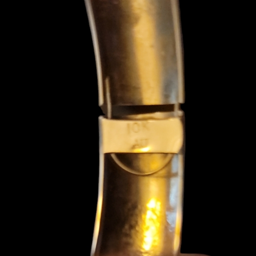10K Yellow Gold Diamond Cut Bracelet. (See Stamp in Last 2 pics). - Picture 7 of 8